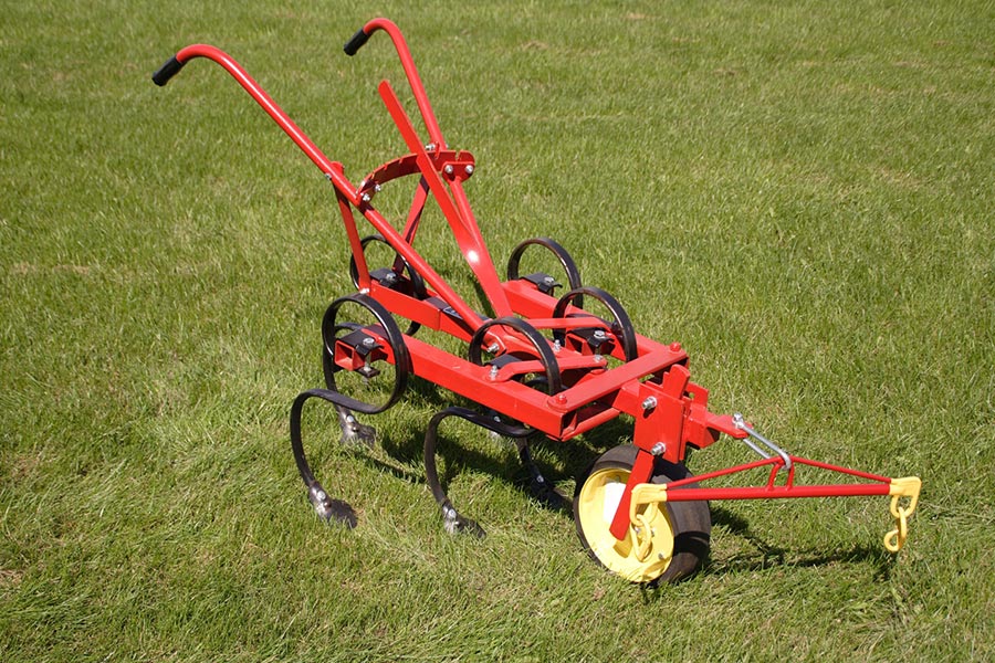 Cultivator 5 shank walk behind 1 horse